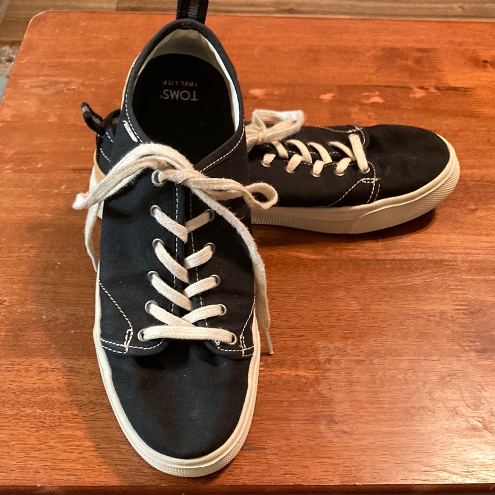 Toms canvas sneakers